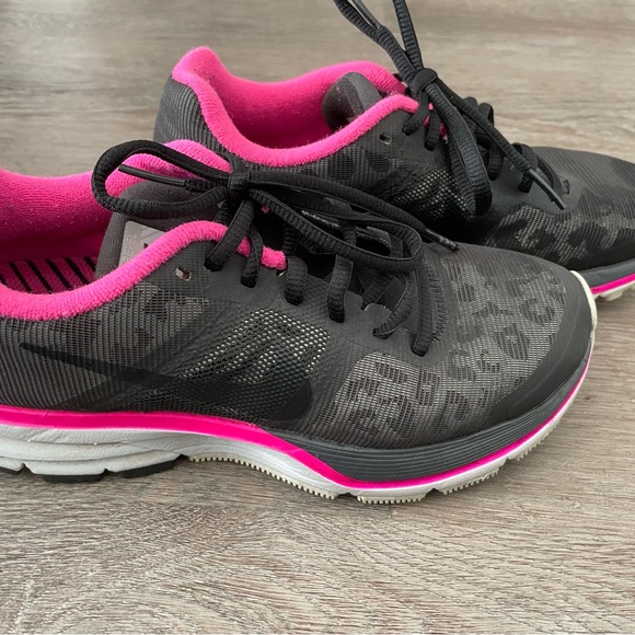 Black leopard print and hot pink Nike Runners - Picture 4 of 7